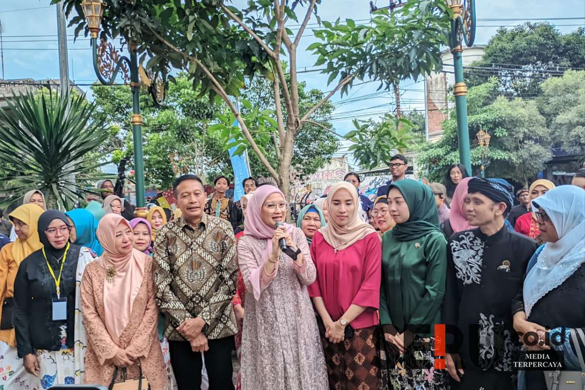 Ketua DPRD Kota Malang merefleksikan makna Kartinian Nang Kayutangan. (ws13) - Refleksi Kartinian Nang Kayutangan, Ketua DPRD Kota Malang: Pionir Agenda Pelestarian Budaya Lokal