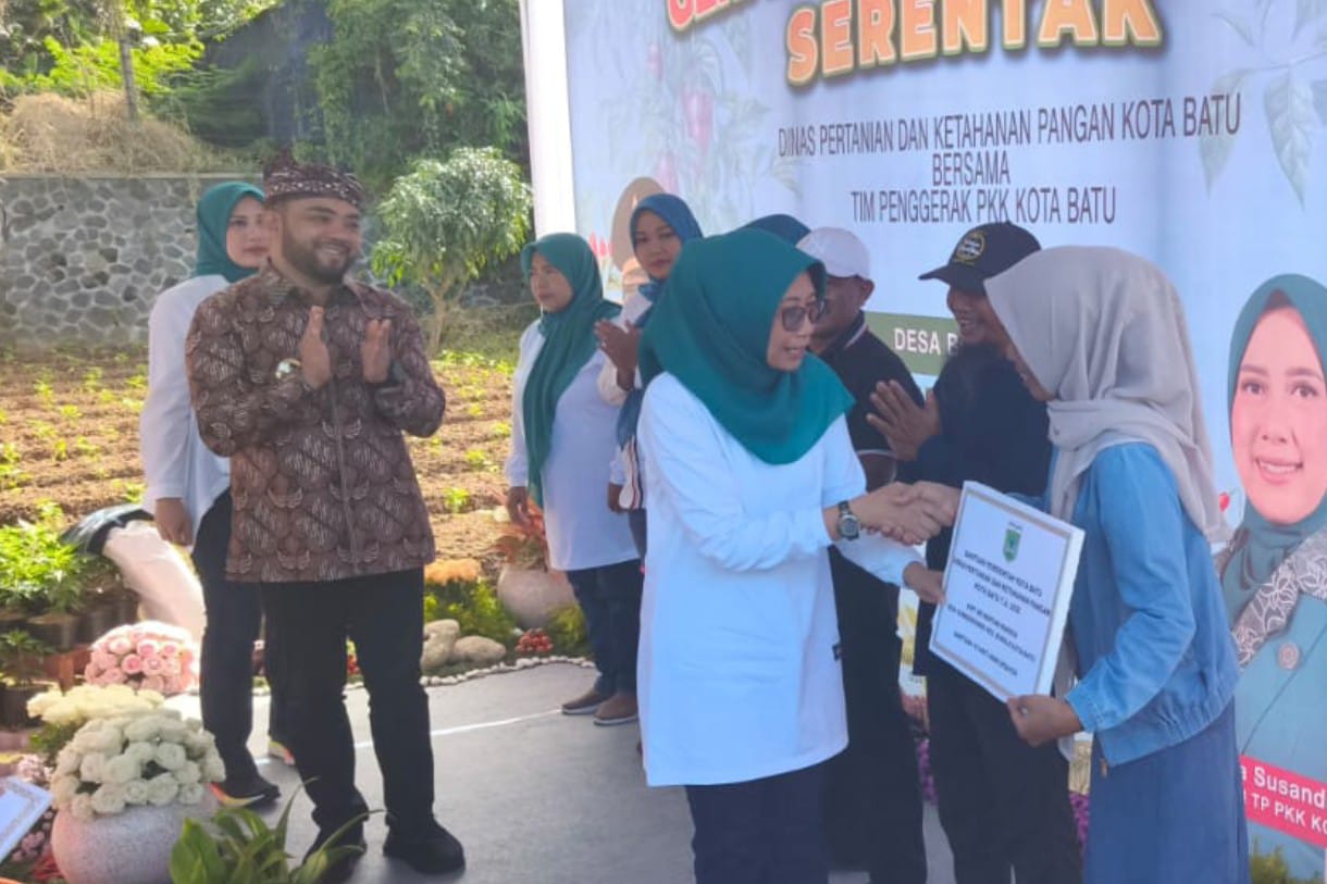 Kolaborasi TP PKK Kota Batu dan Distan KP Kendalikan Inflasi Dengan Tanam Cabai Serentak
