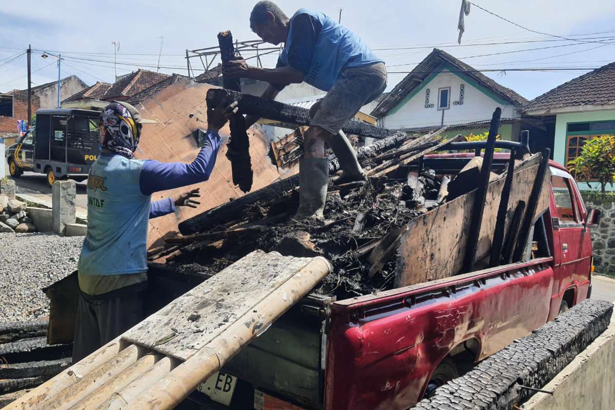 Kondisi kandang warga di Kecamatan Dau yang hangus setelah mengalami kebakaran. (ist) - Puluhan Hewan Ternak Turut Terbakar, Pemilik Kandang Alami Kerugian hingga Rp50 Juta