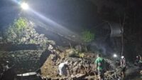 Kondisi plengsengan yang longsor di Pondok Pesantren Bihaaru Bahri'Asali Fadlaailir Rahma atau yang lebih dikenal Masjid Tiban. (ist) - Hujan Deras, Plengsengan di Area Ponpes Masjid Tiban Turen Ambrol