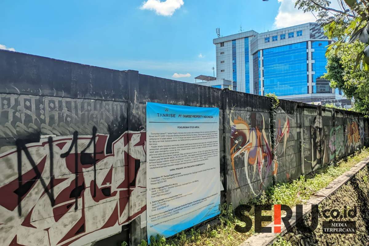 Lahan yang rencananya akan dibangun hotel dan apartemen oleh PT Tanrise Property Indonesia. (ws13) - Warga Blimbing Tolak Pembangunan Mega Proyek Hotel Apartemen Tanrise Property Setinggi 197 Meter