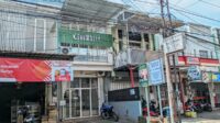 Lokasi pencurian sepeda motor perawat di Klinik SnoWhite Skincare Merjosari yang viral di medsos. (Ist) - Lupa Cabut Kunci, Motor Perawat SnoWhite Skincare Merjosari Digondol Maling