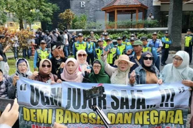 Babak Baru Kisruh Ijazah Jokowi, Pelapor Dipolisikan, Penggugat Tersandung Pemalsuan