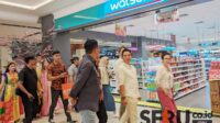 Matos menghadirkan sejumlah brand baru dan ternama untuk meningkatkan daya tarik, salah satunya, Watsons. (ws13) - Daya Beli Masyarakat Menurun, Matos Perbanyak Brand Baru hingga Pelaku Usaha Diminta Berbenah