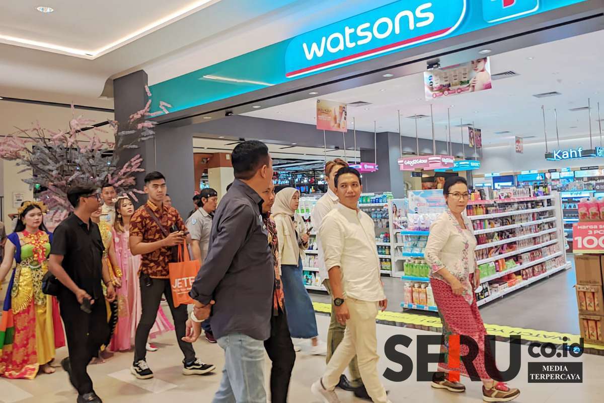 Matos menghadirkan sejumlah brand baru dan ternama untuk meningkatkan daya tarik, salah satunya, Watsons. (ws13) - Daya Beli Masyarakat Menurun, Matos Perbanyak Brand Baru hingga Pelaku Usaha Diminta Berbenah