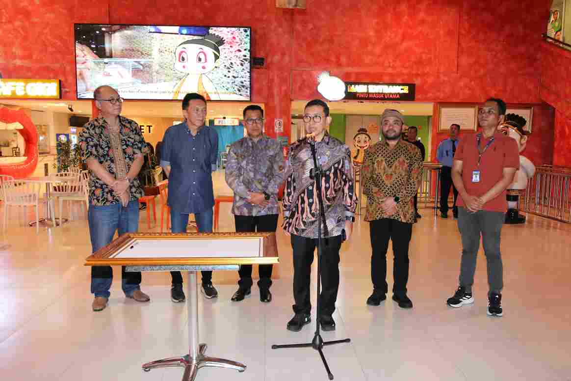 Menteri Kebudayaan Fadly Zon Apresiasi Koleksi Artefak di Museum Heritage Batu