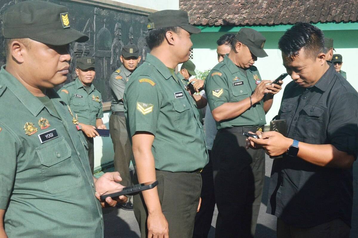 Pasi Intel Cek HP Anggota Kodim 0833 Pastikan Tak Terlibat Judol