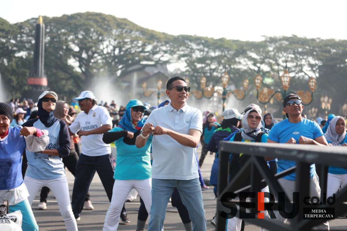 Peserta STMJ sangat antusias mengikuti senam bersama di halaman Balaikota Malang. (ws13) - Wali Kota Malang Aktifkan Kembali STMJ, Komitmen Wujudkan Ngalam Tahes