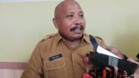 Plt Kepala Dinas PMD Pamekasan, Kusairi saat dimintai keterangan. (Seru.co.id/udi) - Pilkades Serentak 15 Desa di Pamekasan Masih Tertunda, Pemkab Tunggu Payung Hukum dari Pusat