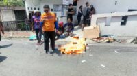 Proses evakuasi korban di TKP. (ist) - Satu Balita Tewas dan Tiga Lainnya Luka Setelah Tertabrak Truk yang Tak Kuat Menanjak