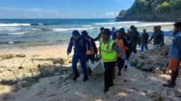 Dua Nelayan dari NTB Tewas Diterjang Ombak di Laut Malang Selatan
