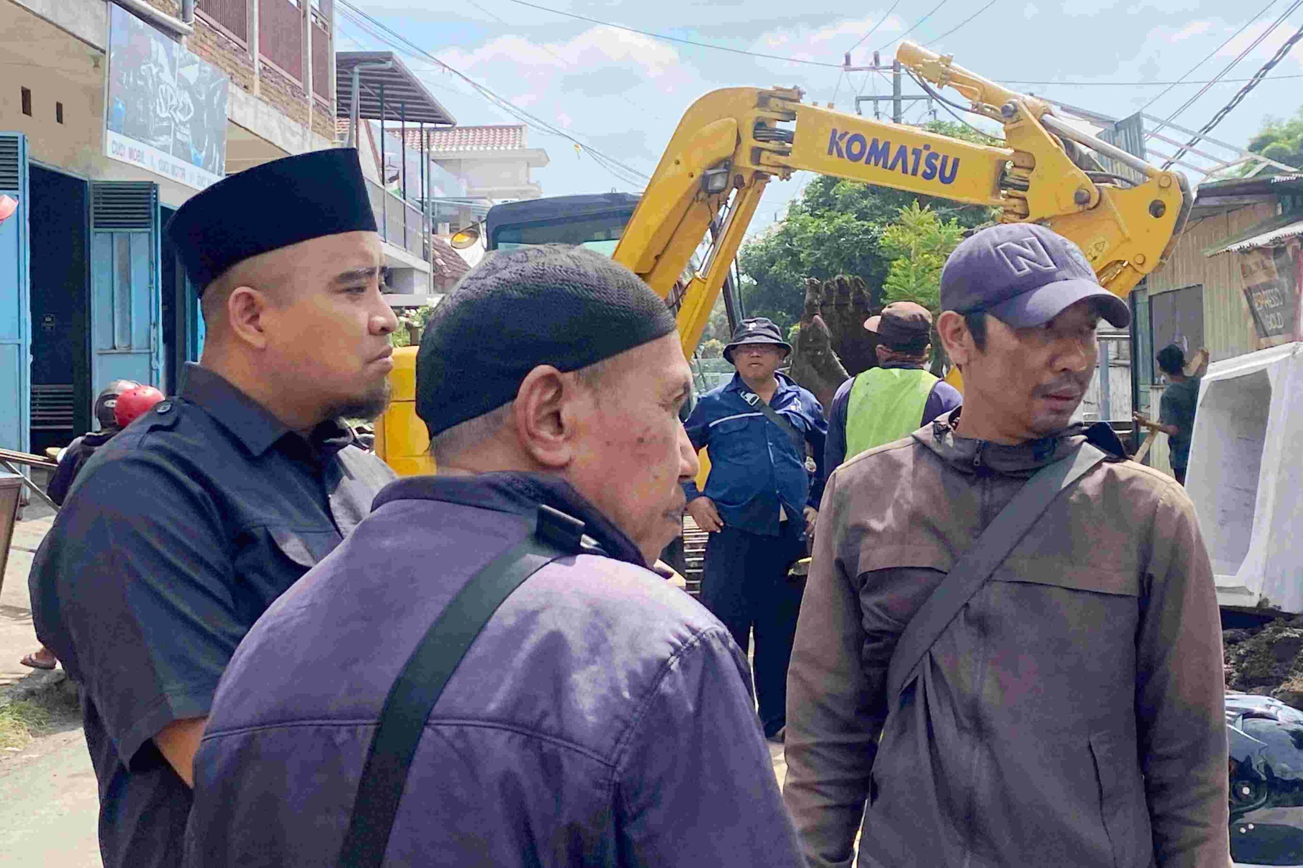 Rendra Masdrajad Safaat Tinjau Proyek Gorong-Gorong, Upayakan Jalur Alternatif untuk Warga