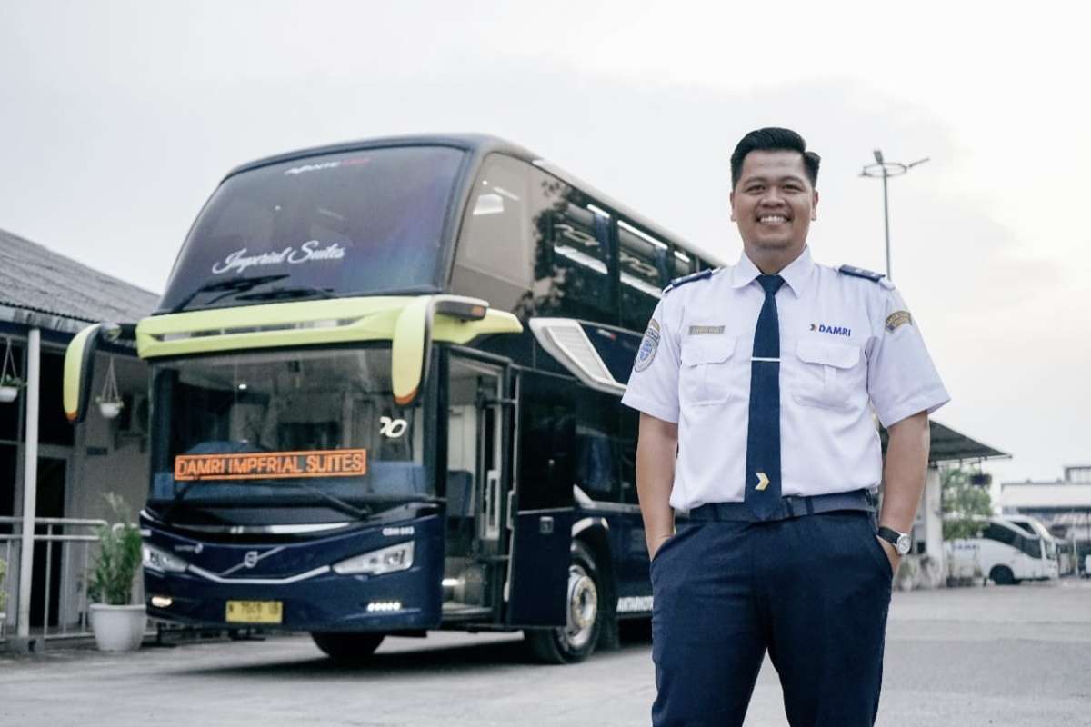 Tarif spesial ini menjadi langkah nyata DAMRI mendukung kebijakan pemerintah menciptakan transportasi dan logistik murah nasional. (ist) - DAMRI Luncurkan Tarif Spesial Rp400 Ribu untuk Bus Double Decker Jakarta–Surabaya–Malang