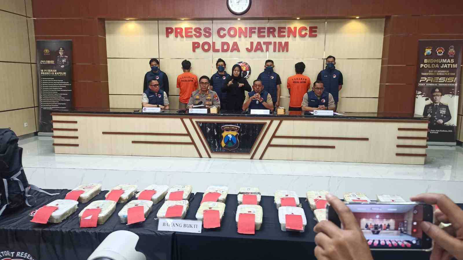 Polda Jatim Bongkar Narkotika Jaringan Internasional, Dua Kurir Diancam Hukuman Mati