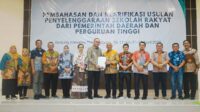 Tim Pemkot Malang serahkan dokumen dalam Forum Desk Sekolah Rakyat bersama Kementerian Sosial. (Ist) - Kota Malang Siap Buka Sekolah Rakyat Dukung Program Presiden Prabowo Entaskan Kemiskinan