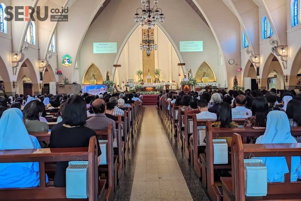 Gereja Katedral Ijen Gelar Misa Arwah Doakan Paus Fransiskus