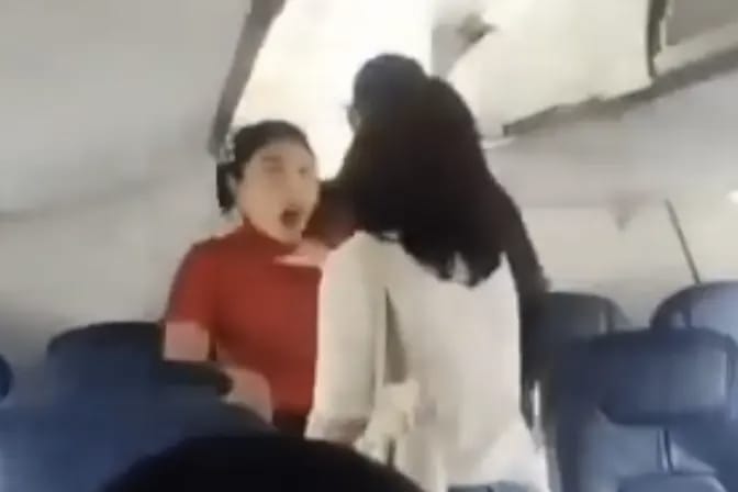 Anggota DPRD Sumut dari Fraksi Golkar Cekik Pramugari Wings Air
