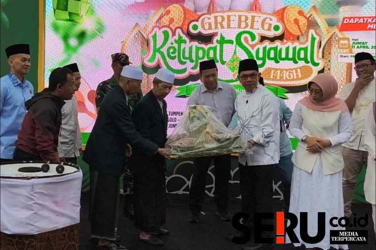 Ribuan Warga Hadiri Grebeg Ketupat Syawal 2025 