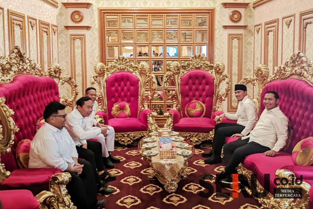 Wali Kota Malang menerima kunjungan Ketua PSI, Kaesang Pangarep dalam rangka silaturahmi. (ws13) - Ketum PSI Kaesang Titip Pesan Walikota dan Wakil Walikota Jadi Bapaknya Arek-arek Malang