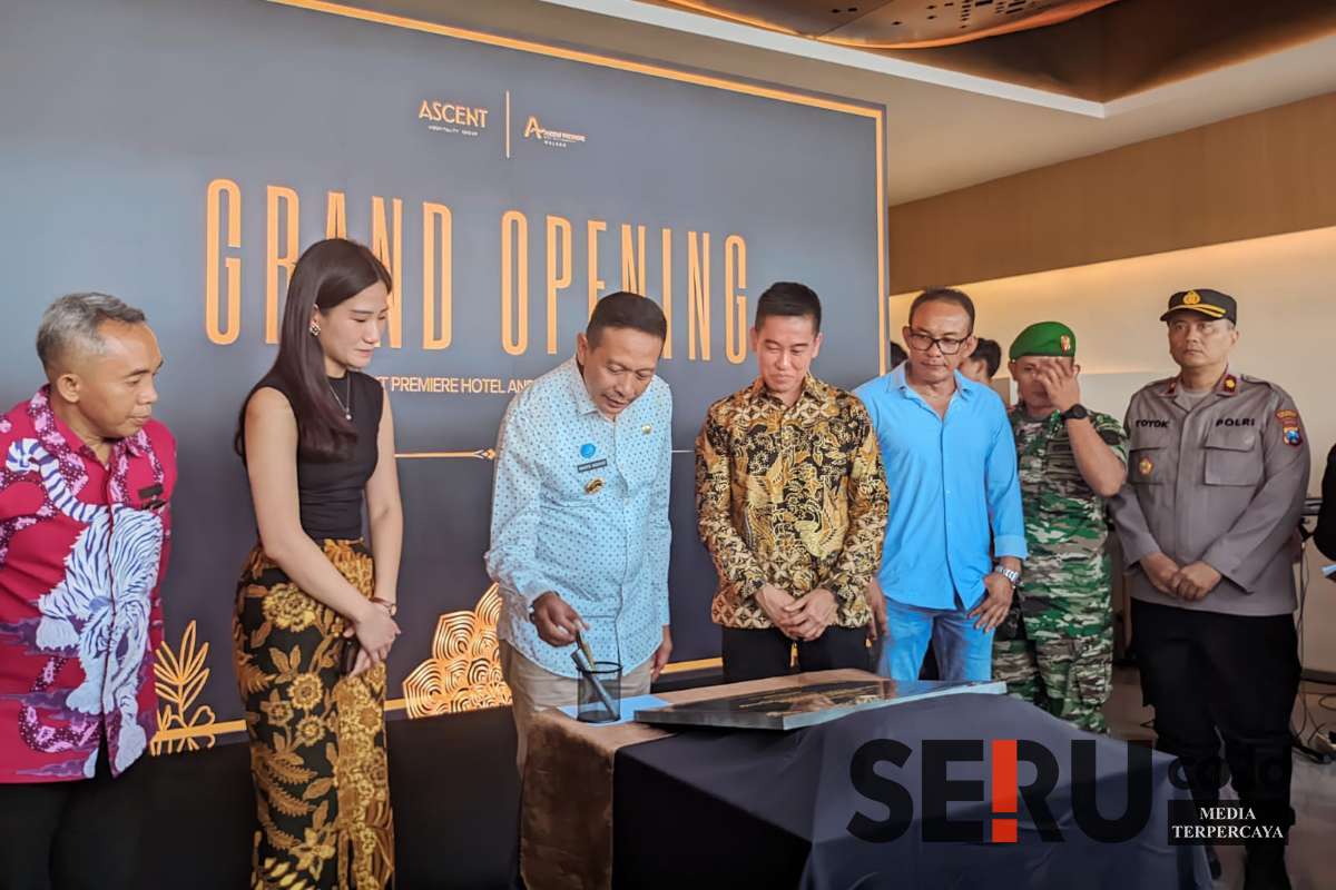 Wali Kota Malang meresmikan Lobby Facade Ascent Premier Hotel. (ws13) - Wali Kota Malang Resmikan Lobby Facade Ascent Premier Hotel, Optimisme Kebangkitan
