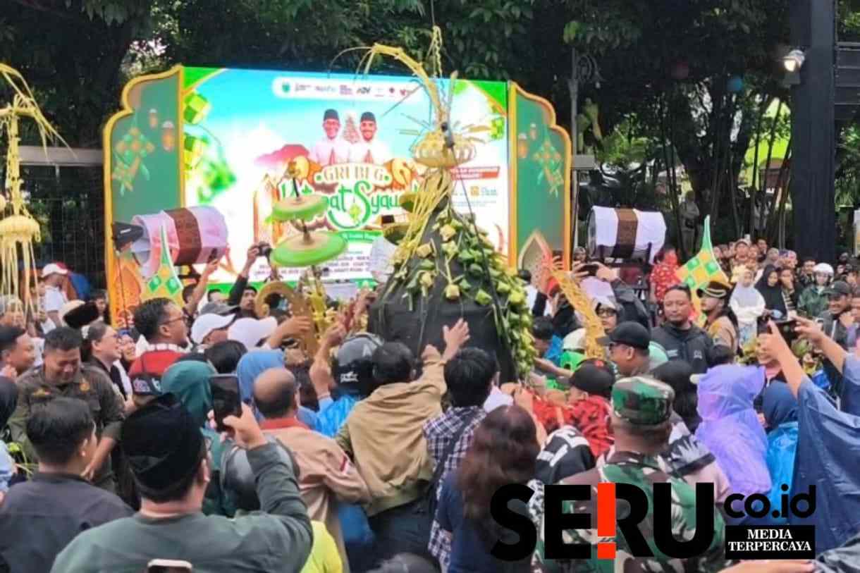 Ribuan Warga Hadiri Grebeg Ketupat Syawal 2025 