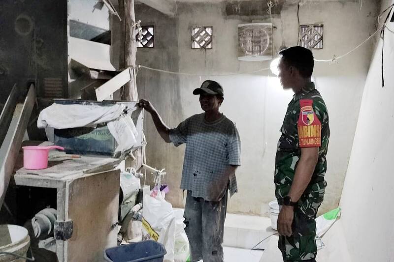 Babinsa Tunjungsekar Monitoring Penggilingan Padi Jaga Kualitas Gabah