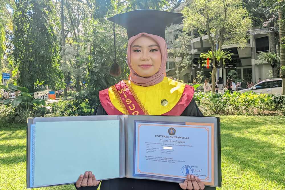 Dr Reny Tiarantika Doktor Termuda 26 Tahun Wisudawan Terbaik UB IPK 4.00