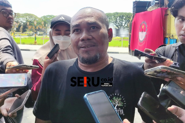 Sekjend SPBI, Fatkhul Khoir mengungkapkan, dampak UU Cipta Kerja yang merugikan buruh. (ws13)