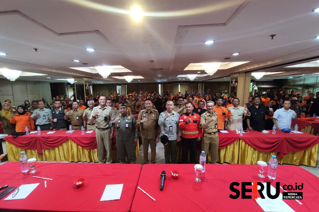 Foto bersama Wali Kota Malang beserta BPBD dan relawan Kelurahan Tangguh. (rhd)
