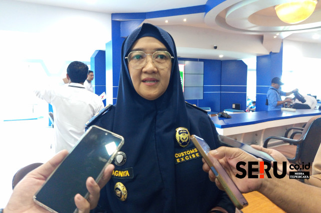 Pemeriksa Bea Cukai Ahli Pertama di Kantor Pengawasan dan Pelayanan Bea Cukai Tipe Madya Malang, Agnita Aditya Wardani. (wul)