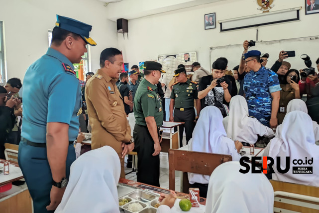 Wali Kota Malang Tinjau MBG di SMPN 19 Termasuk 10 Sekolah Percobaan Lanal