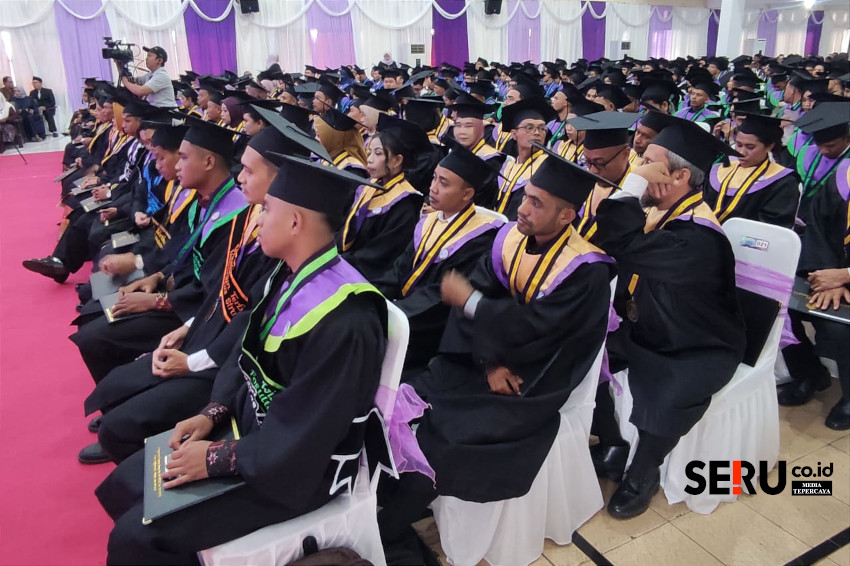 Unitri Wisuda 400 Lulusan Periode 48, Terserap 60 Persen Sebelum Wisuda