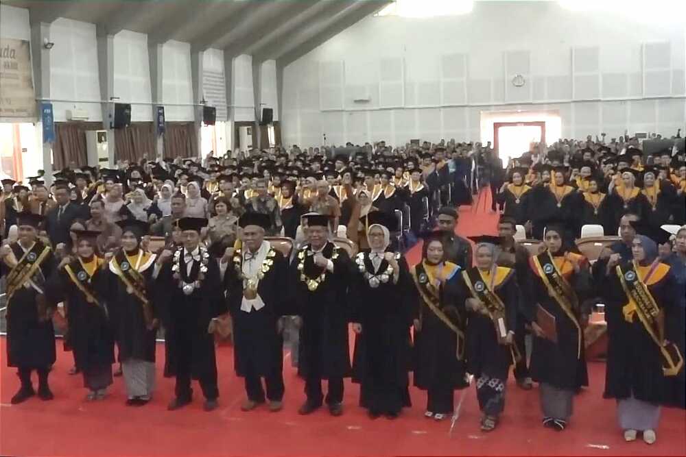 Unikama Lepas 251 Wisudawan Terserap Kerja 63,43 Persen Sebelum Wisuda