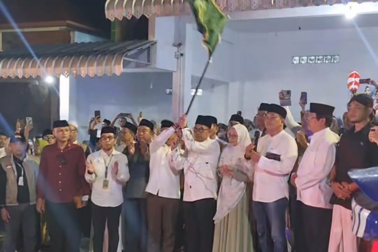 Wali Kota Nurochman Berangkatkan 196 Jemaah Haji Kota Batu 