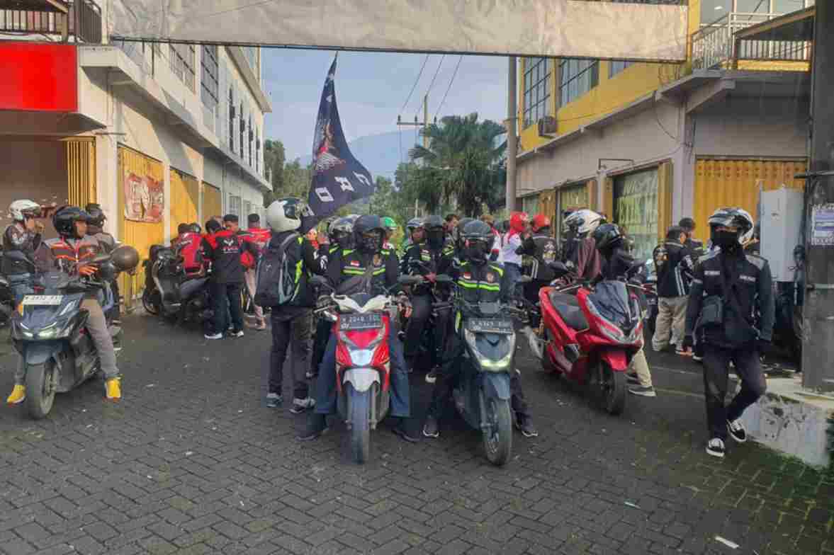 Ratusan Ojol Malang Konvoi ke Surabaya, Polres Malang Beri Pengawalan Ketat