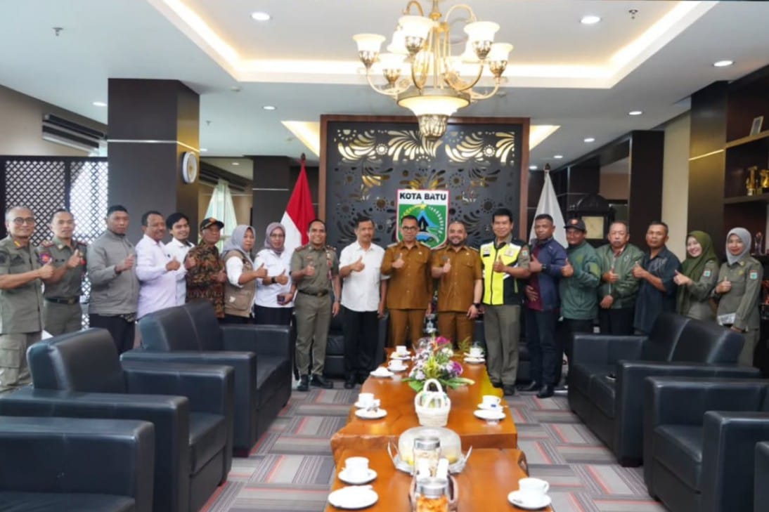 Wali Kota Batu Janjikan Kenaikan Insentif Linmas Secara Bertahap