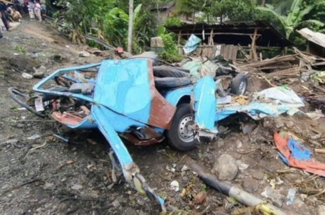 Akibat Rem Blong, Truk Tabrak Angkot dan Rumah di Purworejo Sebabkan 11 Orang Meninggal