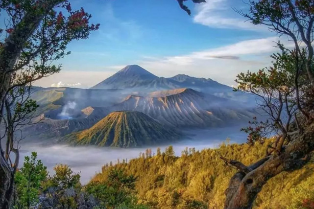 Libur Panjang Hari Raya Waisak 2025, Gunung Bromo Dibanjiri 21.791 Wisatawan