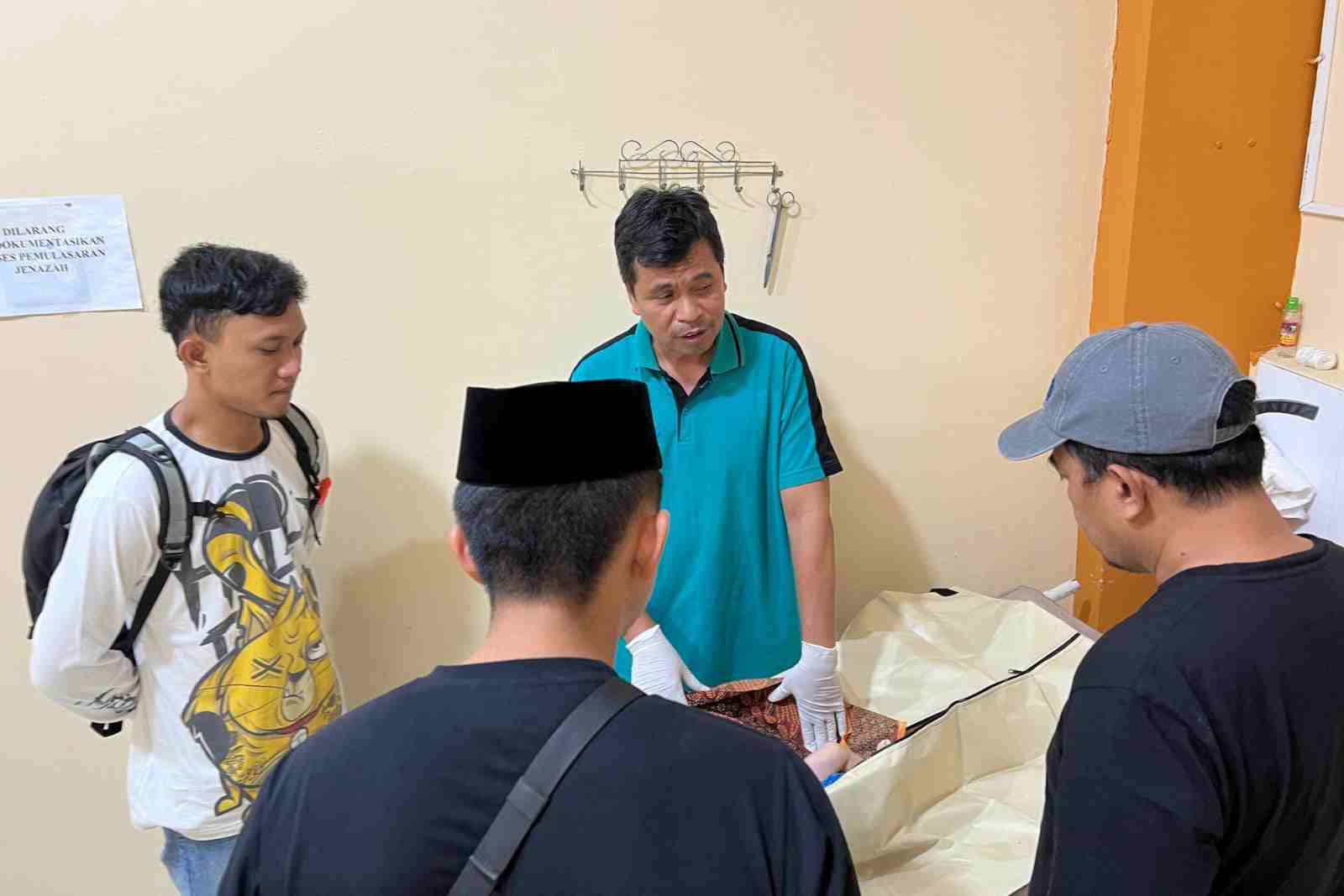 Mayat Bayi Laki-Laki Ditemukan Terbungkus Kain Batik di Toko Kosong Sumbermanjing Wetan