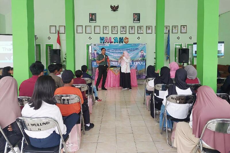 Babinsa Tunggulwulung Latih dan Motivasi Generasi Muda Jadi Public Speaker