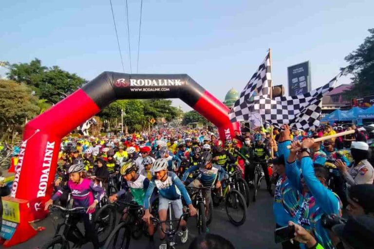 Gowes Wisata Hari Bhayangkara ke-79 Hadirkan Fun Gowes Penuh Hiburan