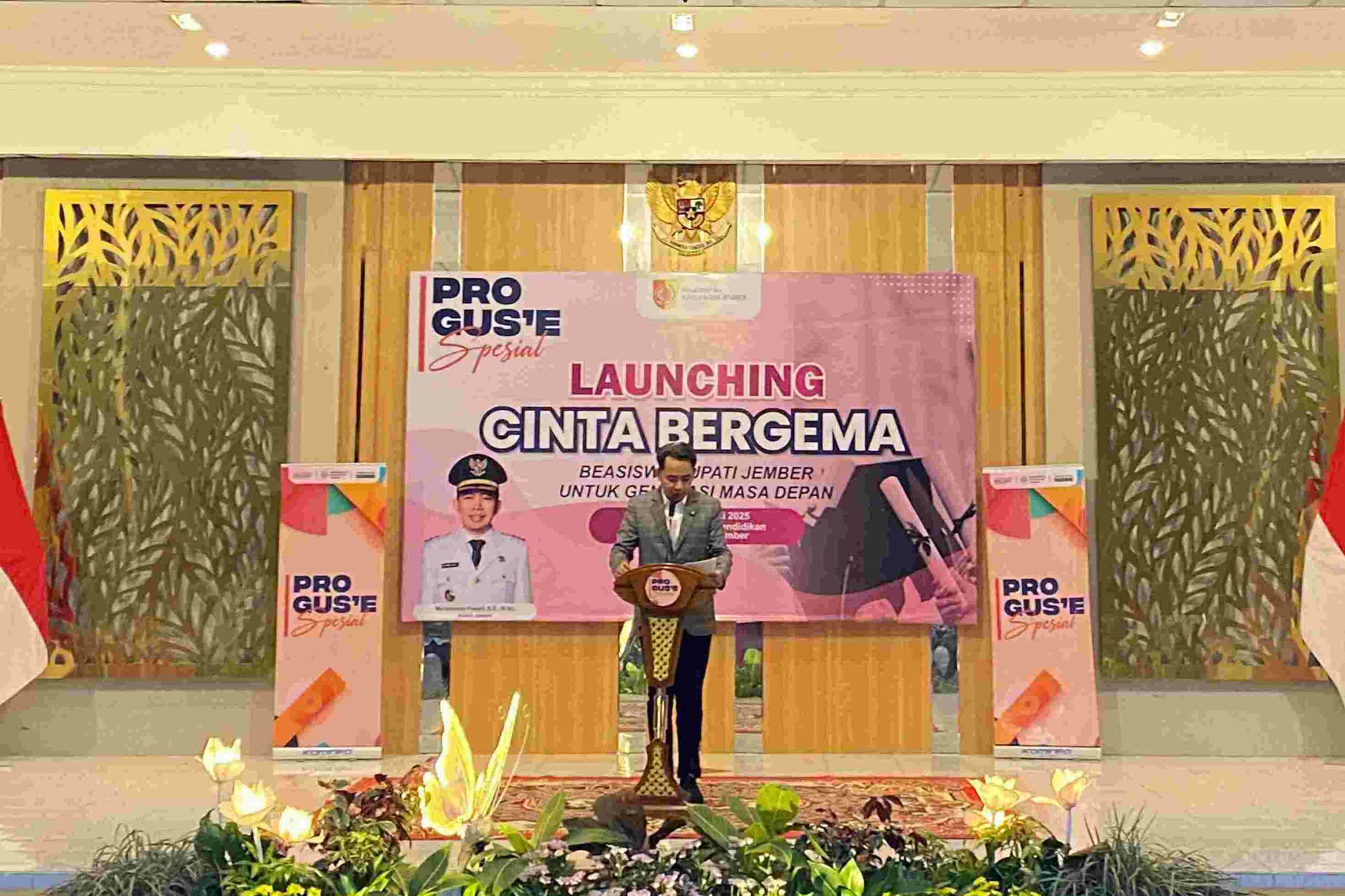Gus Fawait Berikan 8.000 Beasiswa Bagi Mahasiswa Jember