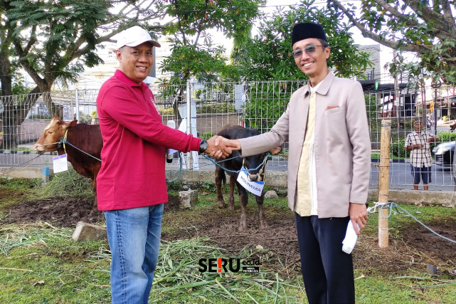 Polinema Sembelih 7 Sapi dan 6 Kambing, Bagikan 600 Paket Daging Kurban