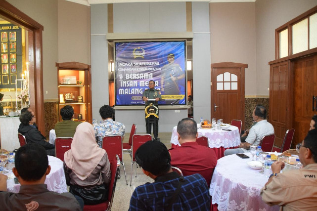Danrem 083/Bdj memperkenalkan diri kepada insan media Malang Raya. (penrem083)