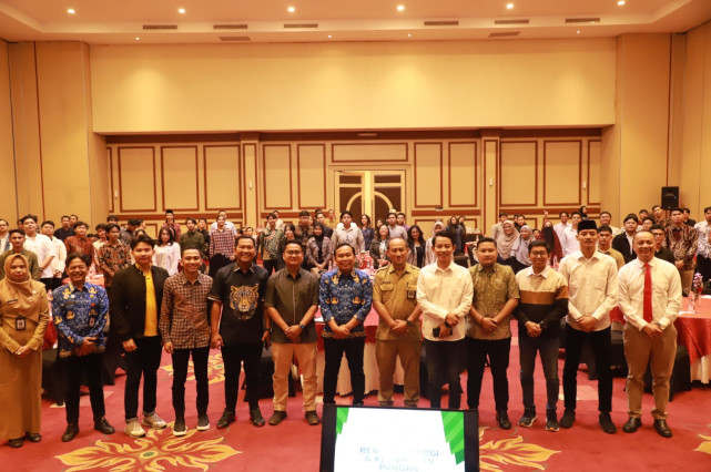 Rembuk Energi dan Ketahanan Pangan dihadiri oleh banyak aktivis muda dari berbagai organisasi. (pro)