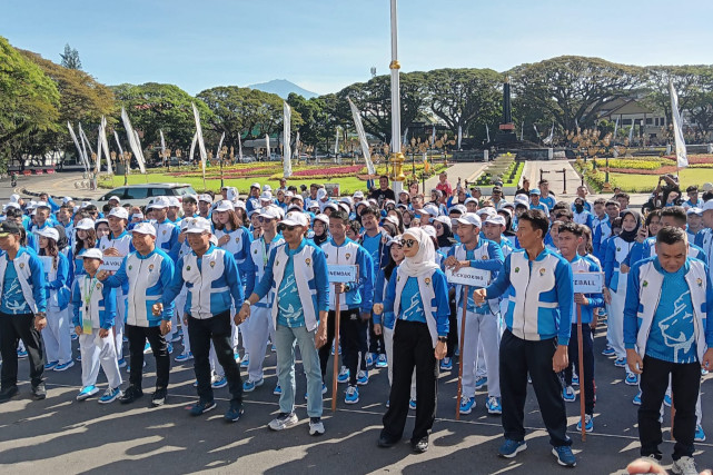 Wali Kota Malang bersama para kontingen Porprov IX Jatim. (ist)