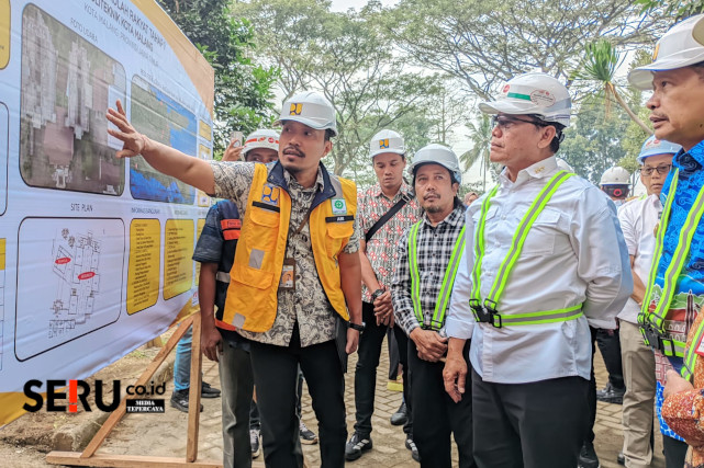 KSP meninjau denah Sekolah Rakyat Kota Malang. (bas)