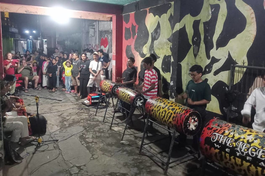 Wisatawan Spanyol Datang ke Jember, Disambut Patrol hingga Wisata Sejarah