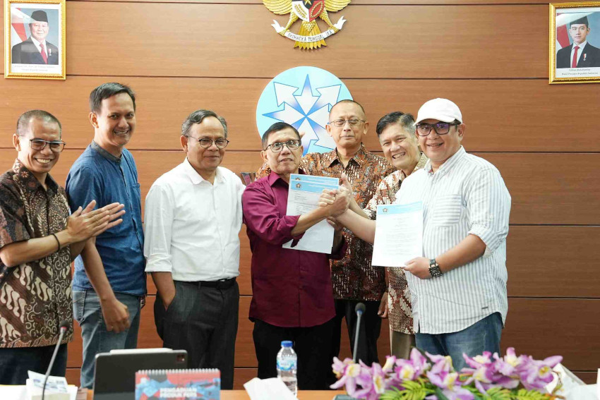 PWI Tandatangani SK Panitia Bersama Kongres Persatuan, Disaksikan Dewan Pers