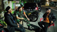 Babinsa Klojen Intens Patroli Dialogis dengan Warga Bareng